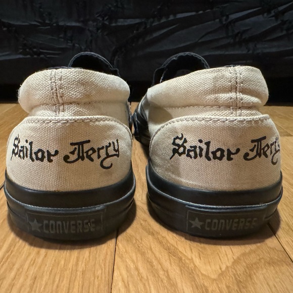 Converse slip ons. - Picture 3 of 4